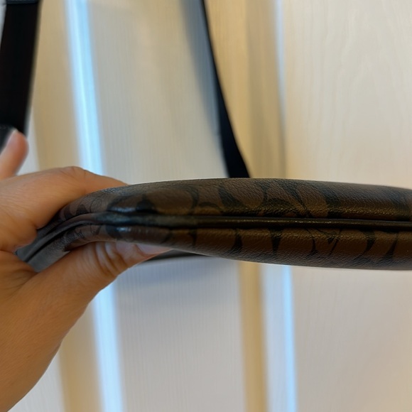 Brown Coach crossbody bag - Picture 3 of 8